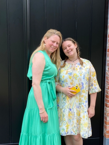 kleedje gebloemd kort