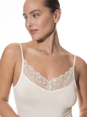 Mey, hemdje met kant, champagne