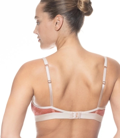 Mey, TriangelBH, Poetry Fame, roze