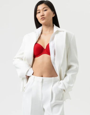 MEy, Joan, spacerbh, rood